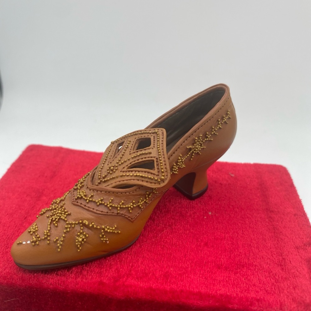 1999 Raine Just The Right Shoe Courtly Riches #25040 miniature shoe collection